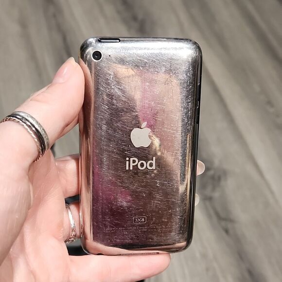 RARE FIND Ipod Touch 4th GEN & Altic Lansing InMotion Sansa Ipod Boombox Set - Picture 4 of 5